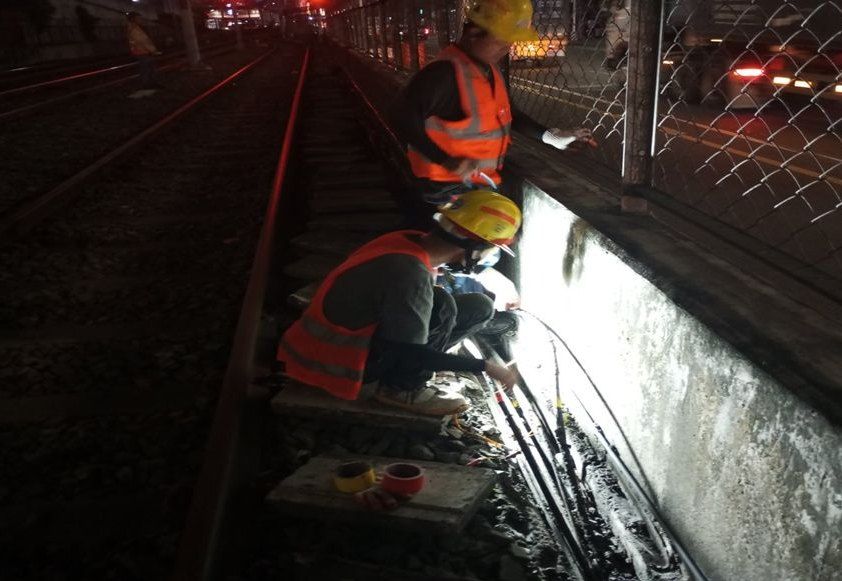 Night works on the operating MRT-3 line, 2025