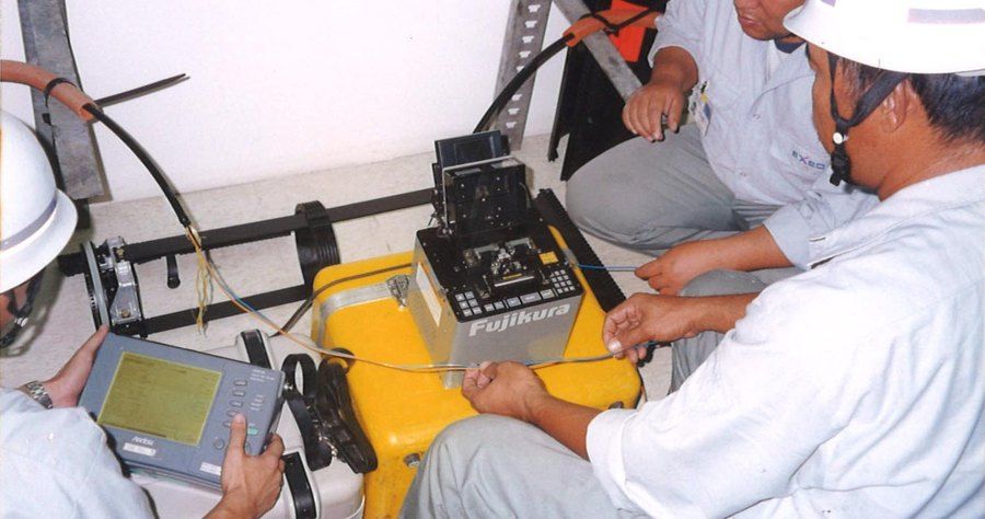 Fiber splicing and OTDR testing